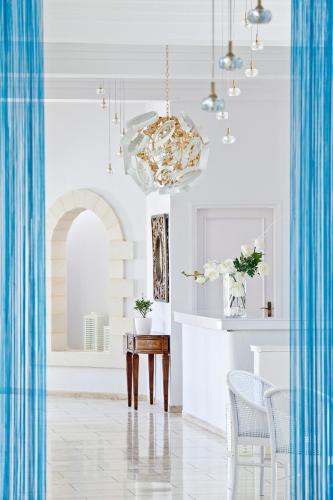 Mrs Chryssana Beach Hotel