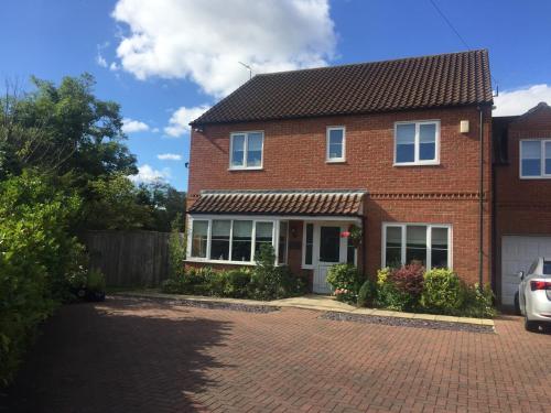 Highbury House, Warm and Welcoming.