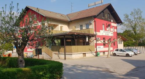 Sobe Marinsek