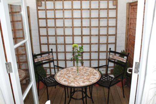 Studios 2 Let Serviced Apartments