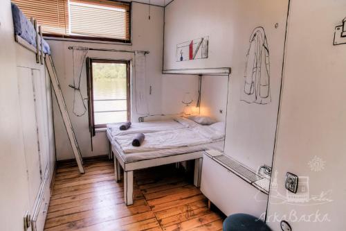ArkaBarka Floating Hostel Belgrade