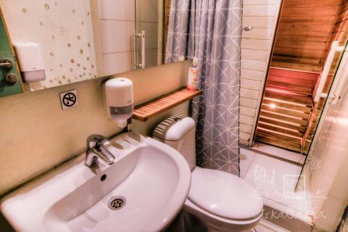 ArkaBarka Floating Hostel Belgrade
