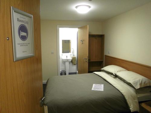 Road King Hollies Truckstop Cafe