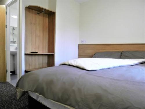 Road King Hollies Truckstop Cafe