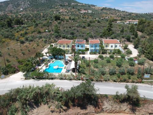 Meraki Apartments & Studios