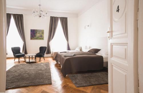Ozone Private Rooms And Hostel