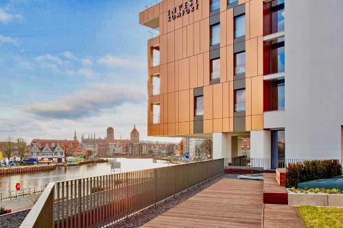 Blue Mandarin Apartments