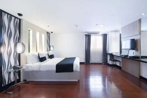 Y2 Residence Hotel