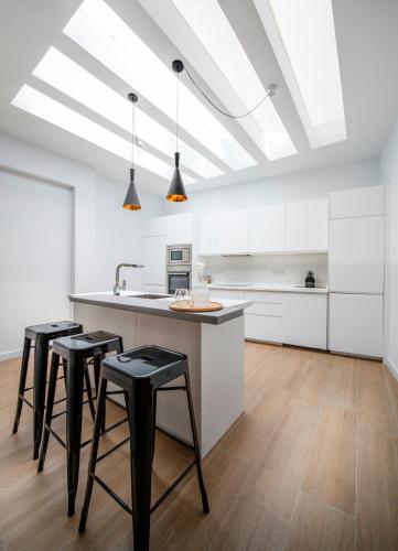 Romea Suites