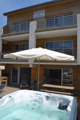 Bodysurf House