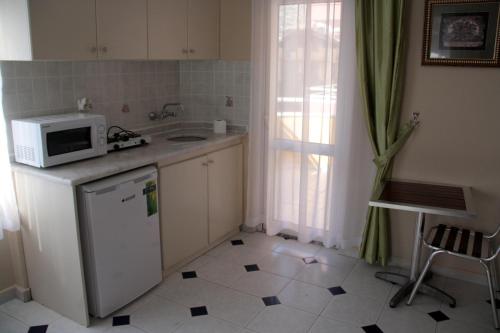 Twin Apart Hotel