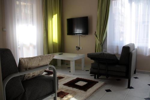 Twin Apart Hotel