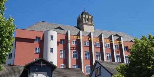 Haus des Volkes Das Bauhaushotel