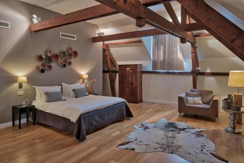 ML Hotel