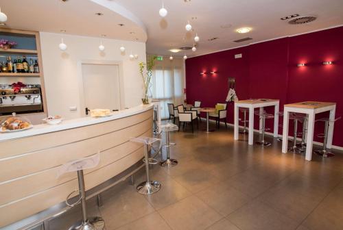 Best Western Palace Inn Hotel