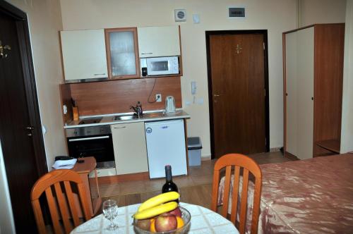 Flora Apartments by Tour Express Service