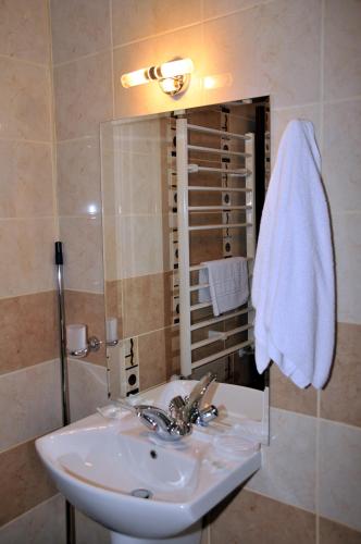 Flora Apartments by Tour Express Service