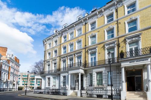 The Knaresborough by Aura Collection