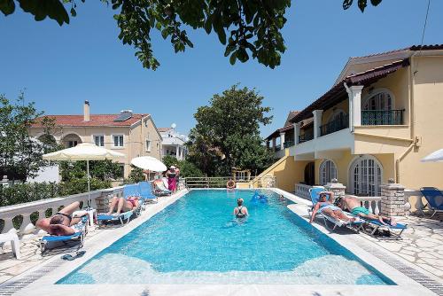 Andreas Pool Apartments