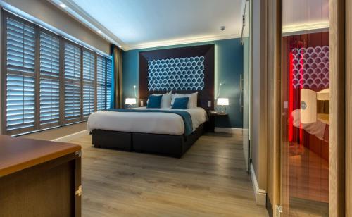 Dux Hotel