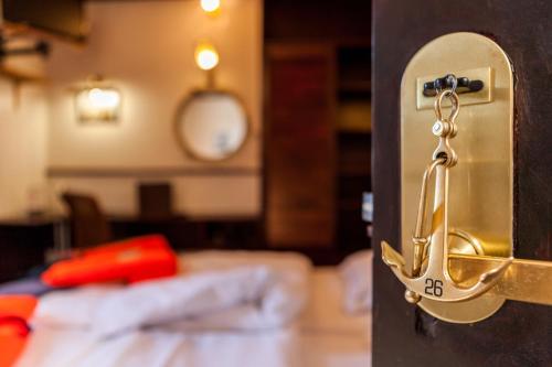 De Barge Boat Hotel And Restaurant