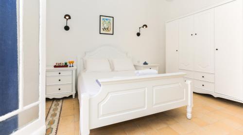 House Of Pomegranates