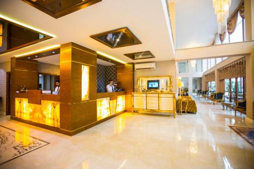 Real King Suit Hotel