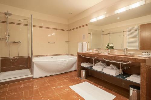 Perla, Resort & Entertainment
