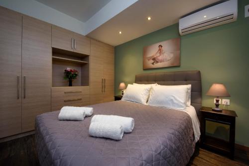 Angelo Del' Arte Estate