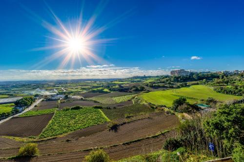 Point de Vue Guest House and Restaurants