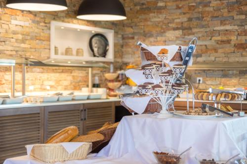 King Maron Wellness Beach Hotel