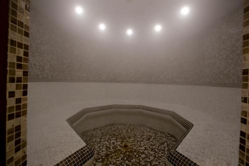 Royal Grand Hotel & SPA