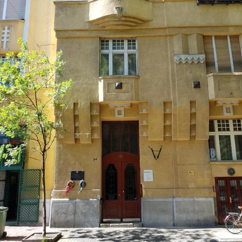 River Center Apartment