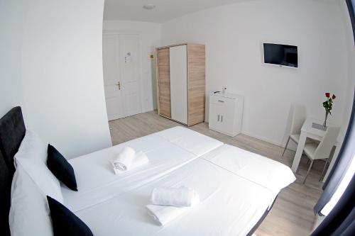 Virtus Apartments And Rooms