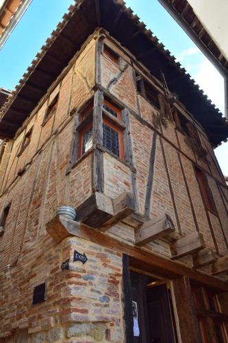 La Lauze Et L'anguille