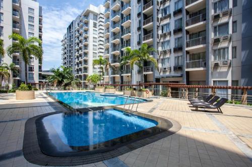 Cozy Airport Condo 7-min Walk to Terminal 3