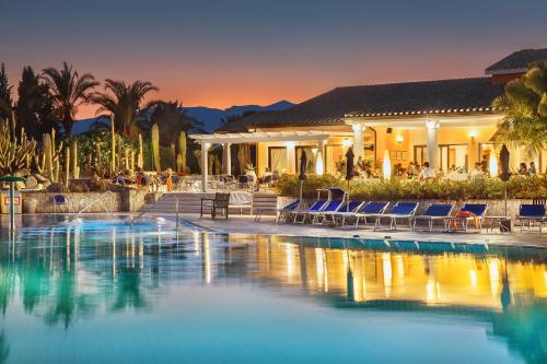 Lantana Resort Hotel & Apartments