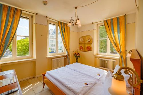 Xll Apostel Albergo