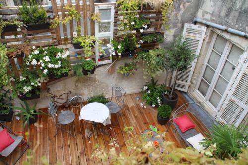 Une Chambre En Ville