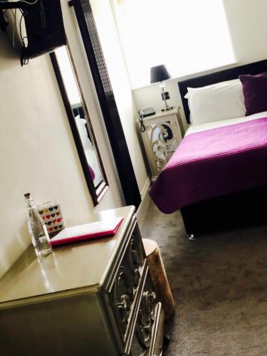 Ship Leopard Hotel - No Children