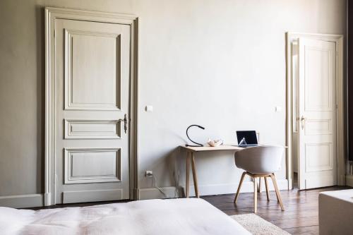 Dusk till dawn - The red spot