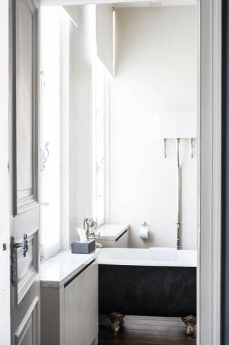 Dusk till dawn - The red spot