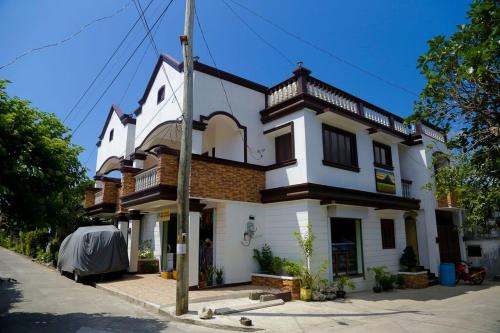 Florabells Iraya Guest House