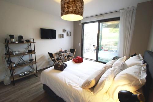 Sweet Home studio Aix en Pce, clim, terrasse, piscine, pkg, resto