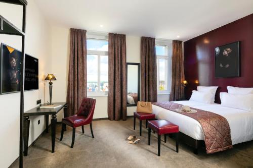 Arok Hotel