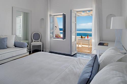Lilium Santorini Hotel