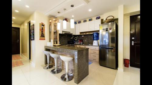 Grand Apartment near BGC