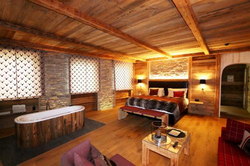 Amber Hotel