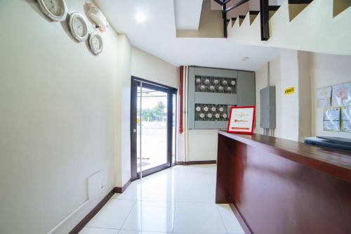 HMV City Gold Hotel by RedDoorz