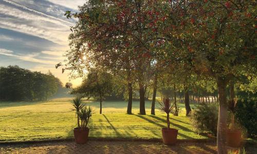 Crouchers Orchards Hotel